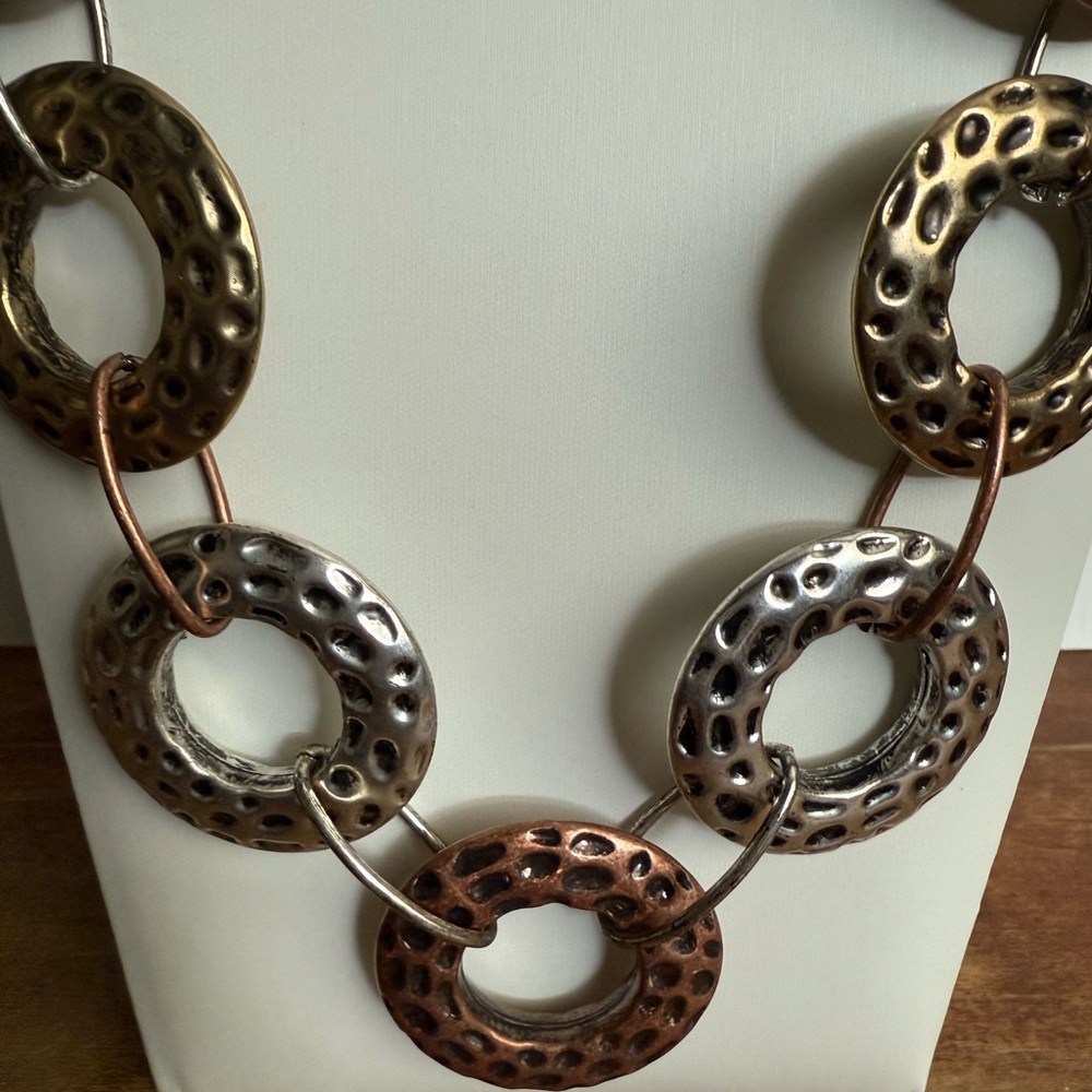 Chic Multi-Tone Circle Necklace - image 5